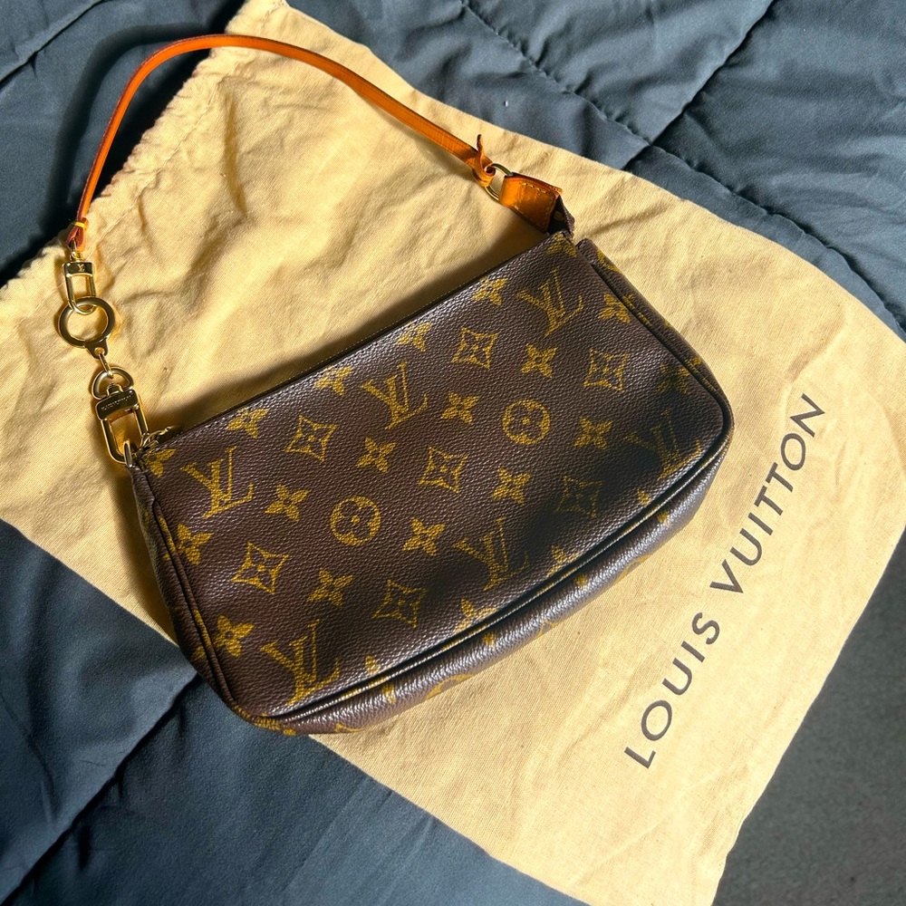 Y2K Louis Vuitton Pochette